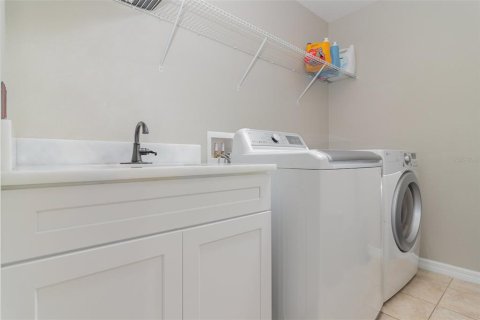 Casa en venta en Winter Garden, Florida, 5 dormitorios, 293.2 m2 № 1917623 - foto 21