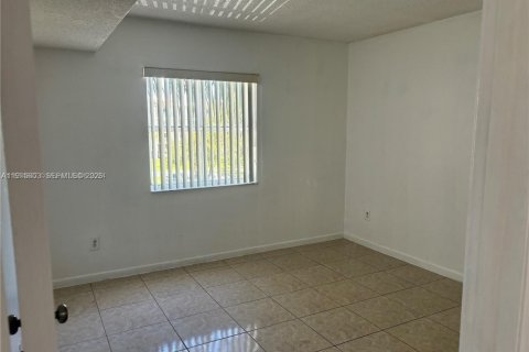 Copropriété à louer à Cutler Bay, Floride: 2 chambres, 91.04 m2 № 2062857 - photo 13