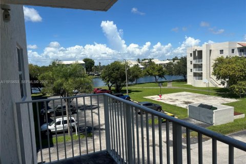 Copropriété à louer à Cutler Bay, Floride: 2 chambres, 91.04 m2 № 2062857 - photo 15