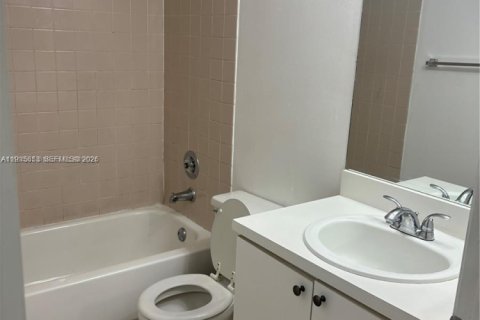Copropriété à louer à Cutler Bay, Floride: 2 chambres, 91.04 m2 № 2062857 - photo 14