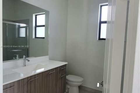 House in Miramar, Florida 4 bedrooms, 318.1 sq.m. № 1865737 - photo 17