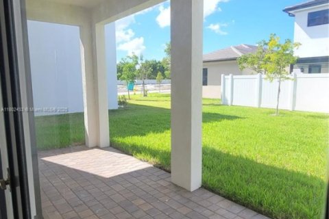 House in Miramar, Florida 4 bedrooms, 318.1 sq.m. № 1865737 - photo 12