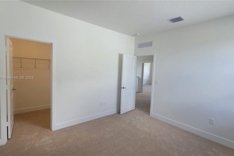 House in Miramar, Florida 4 bedrooms, 318.1 sq.m. № 1865737 - photo 23