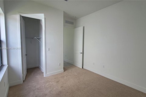 House in Miramar, Florida 4 bedrooms, 318.1 sq.m. № 1865737 - photo 20