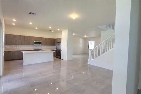 House in Miramar, Florida 4 bedrooms, 318.1 sq.m. № 1865737 - photo 11