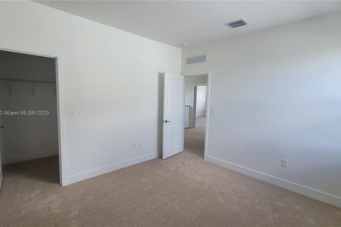 House in Miramar, Florida 4 bedrooms, 318.1 sq.m. № 1865737 - photo 24