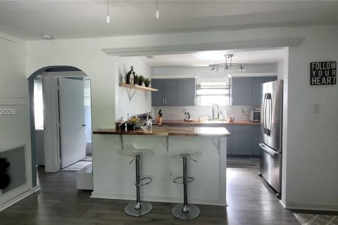 Casa en venta en Fort Lauderdale, Florida, 2 dormitorios, 136.57 m2 № 2168063 - foto 4
