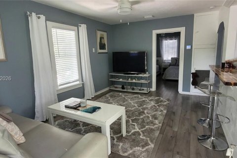 Casa en venta en Fort Lauderdale, Florida, 2 dormitorios, 136.57 m2 № 2168063 - foto 3