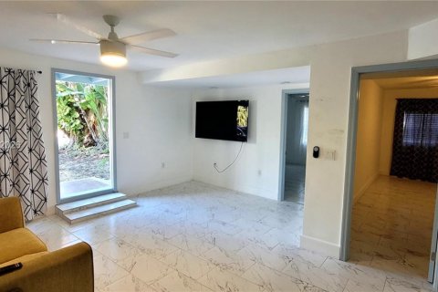 Casa en venta en Fort Lauderdale, Florida, 2 dormitorios, 136.57 m2 № 2168063 - foto 14