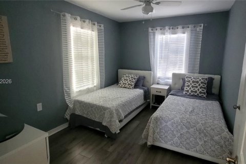 Casa en venta en Fort Lauderdale, Florida, 2 dormitorios, 136.57 m2 № 2168063 - foto 11