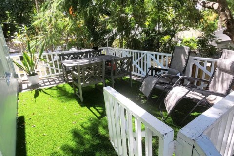Casa en venta en Fort Lauderdale, Florida, 2 dormitorios, 136.57 m2 № 2168063 - foto 9