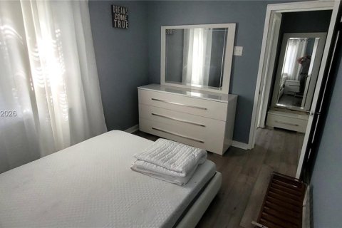 Casa en venta en Fort Lauderdale, Florida, 2 dormitorios, 136.57 m2 № 2168063 - foto 12