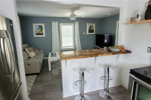 Casa en venta en Fort Lauderdale, Florida, 2 dormitorios, 136.57 m2 № 2168063 - foto 5