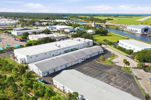 Commercial property in Venice, Florida 287.63 sq.m. № 2377813 - photo 15