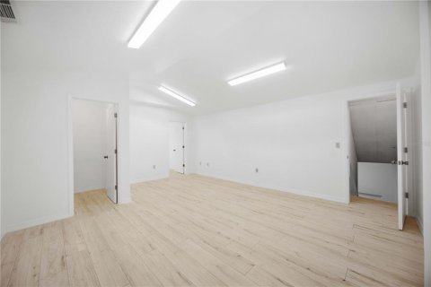 Commercial property in Venice, Florida 287.63 sq.m. № 2377813 - photo 13