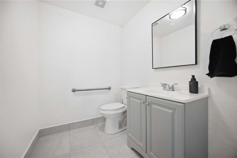 Commercial property in Venice, Florida 287.63 sq.m. № 2377813 - photo 14