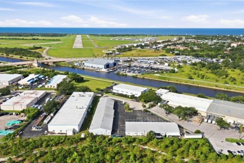 Commercial property in Venice, Florida 287.63 sq.m. № 2377813 - photo 2