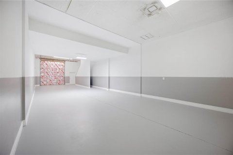Commercial property in Venice, Florida 287.63 sq.m. № 2377813 - photo 12