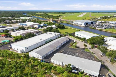 Commercial property in Venice, Florida 287.63 sq.m. № 2377813 - photo 16