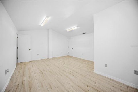 Commercial property in Venice, Florida 287.63 sq.m. № 2377813 - photo 20