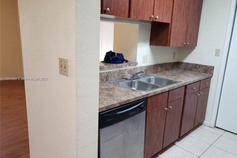 Condo in Coral Springs, Florida, 1 bedroom  № 1970245 - photo 3