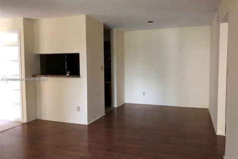 Condo in Coral Springs, Florida, 1 bedroom  № 1970245 - photo 7