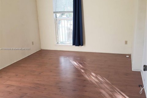 Condo in Coral Springs, Florida, 1 bedroom  № 1970245 - photo 10