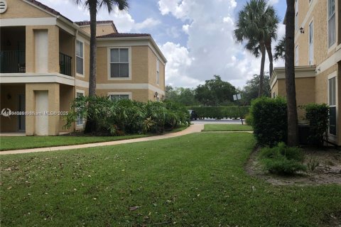 Condo in Coral Springs, Florida, 1 bedroom  № 1970245 - photo 16