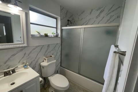 Casa en alquiler en Key Largo, Florida, 3 dormitorios, 89.19 m2 № 1922096 - foto 8