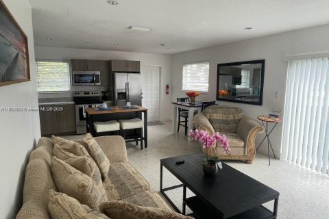 Casa en alquiler en Key Largo, Florida, 3 dormitorios, 89.19 m2 № 1922096 - foto 2