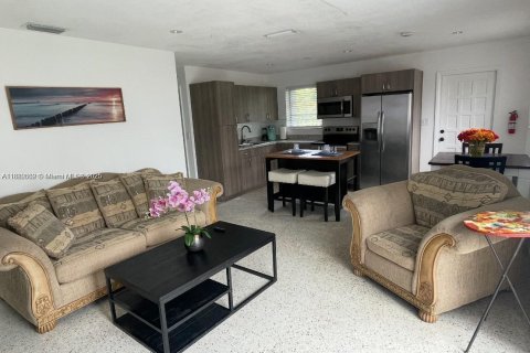 Casa en alquiler en Key Largo, Florida, 3 dormitorios, 89.19 m2 № 1922096 - foto 1