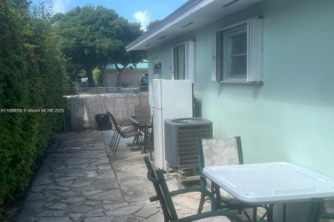 Casa en alquiler en Key Largo, Florida, 3 dormitorios, 89.19 m2 № 1922096 - foto 11