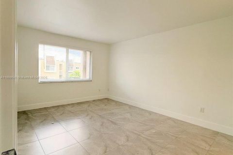 Снять в аренду кондоминиум в Майами, Флорида 1 спальня, 66.15м2, № 1938592 - фото 10