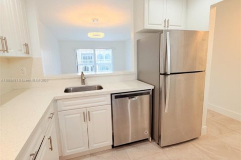 Снять в аренду кондоминиум в Майами, Флорида 1 спальня, 66.15м2, № 1938592 - фото 6