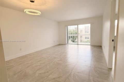 Снять в аренду кондоминиум в Майами, Флорида 1 спальня, 66.15м2, № 1938592 - фото 7