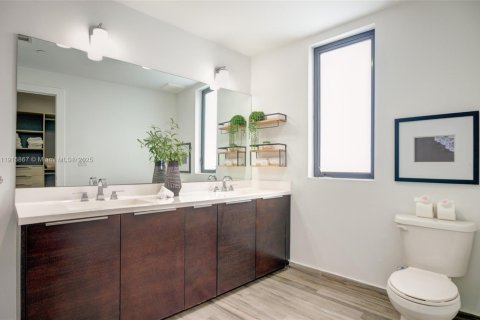 Copropriété à louer à Miami, Floride: 3 chambres, 145.86 m2 № 1972607 - photo 13