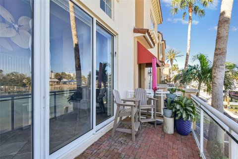 Townhouse in Clearwater, Florida 3 bedrooms, 235.04 sq.m. № 1720177 - photo 5