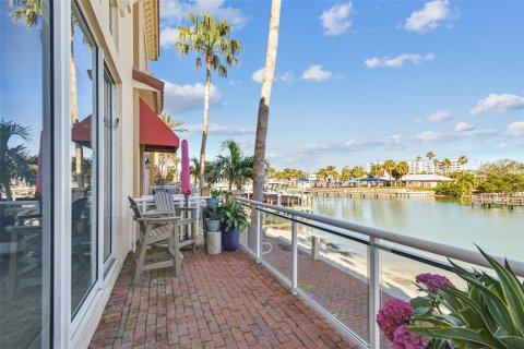 Townhouse in Clearwater, Florida 3 bedrooms, 235.04 sq.m. № 1720177 - photo 4