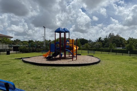 Adosado en venta en Miami, Florida, 3 dormitorios, 123.65 m2 № 1952770 - foto 27