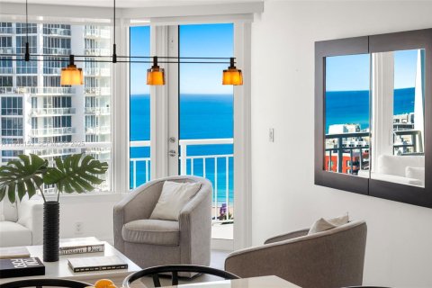 Condominio en venta en Miami Beach, Florida, 1 dormitorio, 79.71 m2 № 1994488 - foto 8