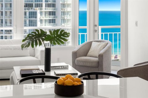 Condominio en venta en Miami Beach, Florida, 1 dormitorio, 79.71 m2 № 1994488 - foto 7