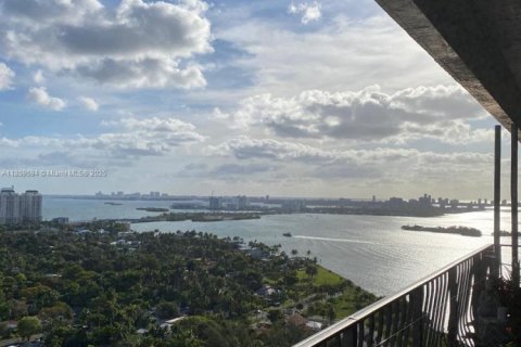 Copropriété à vendre à Miami, Floride: 1 chambre, 111.3 m2 № 1927933 - photo 2