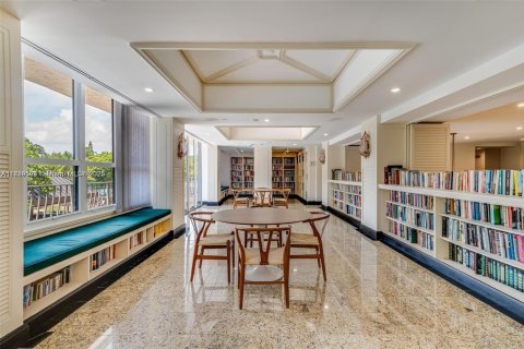 Copropriété à vendre à Miami, Floride: 1 chambre, 111.3 m2 № 1927933 - photo 20