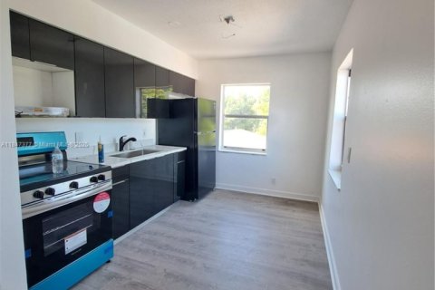 Propiedad comercial en venta en West Palm Beach, Florida, 264.96 m2 № 1845594 - foto 4