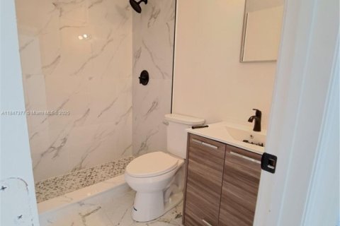 Propiedad comercial en venta en West Palm Beach, Florida, 264.96 m2 № 1845594 - foto 24