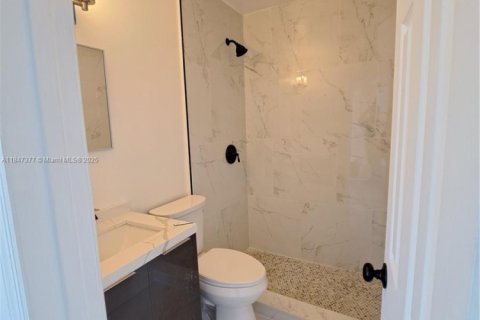 Propiedad comercial en venta en West Palm Beach, Florida, 264.96 m2 № 1845594 - foto 23