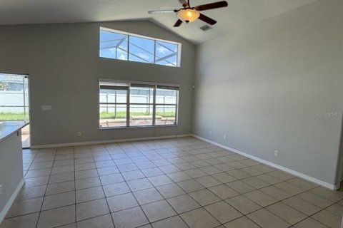Villa ou maison à louer à Winter Haven, Floride: 4 chambres, 192.31 m2 № 2296269 - photo 11