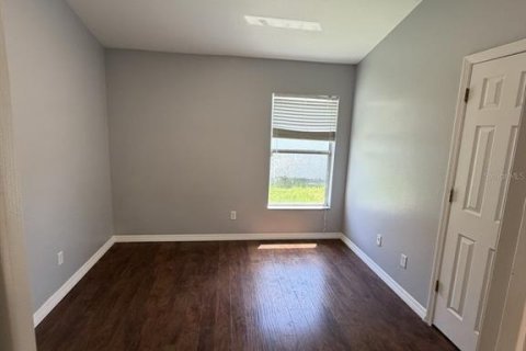 Villa ou maison à louer à Winter Haven, Floride: 4 chambres, 192.31 m2 № 2296269 - photo 7