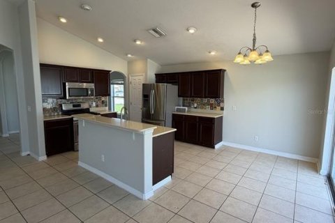 Villa ou maison à louer à Winter Haven, Floride: 4 chambres, 192.31 m2 № 2296269 - photo 12