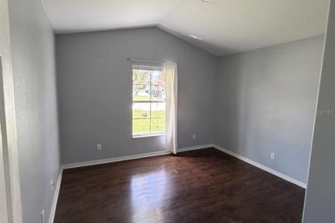Villa ou maison à louer à Winter Haven, Floride: 4 chambres, 192.31 m2 № 2296269 - photo 3
